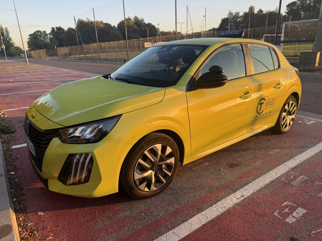 Les 208 hybrides de Conduite Troyenne auto école à Troyes